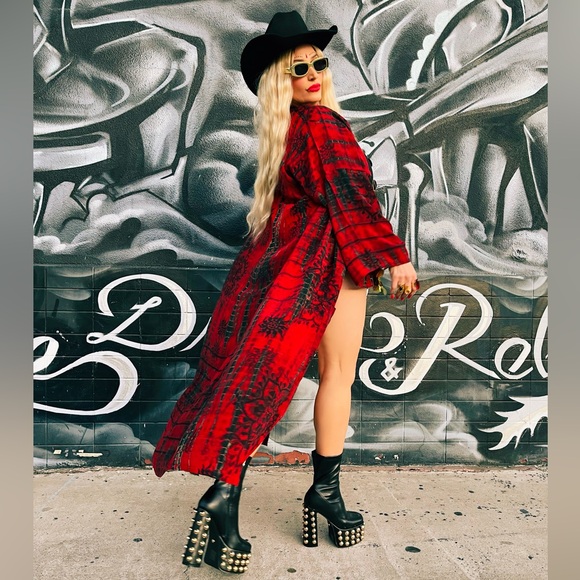 CHAI RED SILK SUSTAINABLE KIMONO - Picture 7 of 15